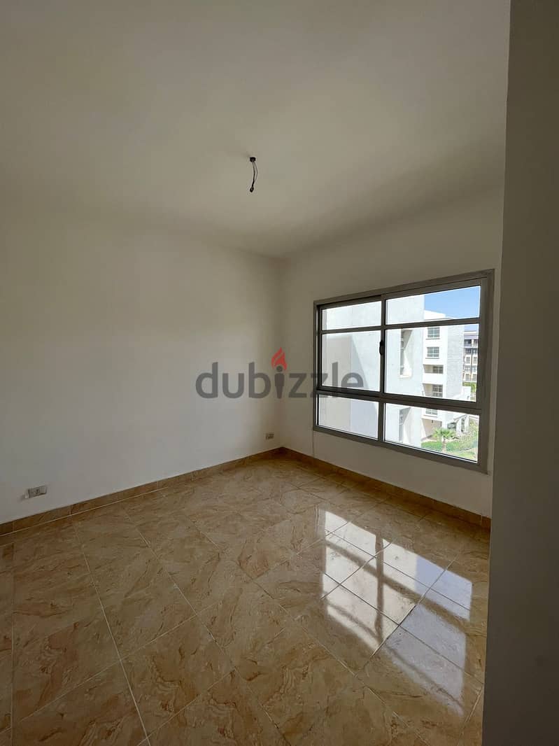 Apartment 200meters for sale in madianty at phase B8 4