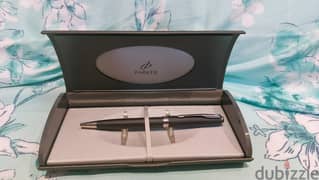 Black coloured Parker pen. It comes with its Parker original box.
