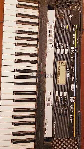 Yamaha Piano Model PSR E243 بيانو كيبورد ياماها PSR E243 بحالة ممتازة 1