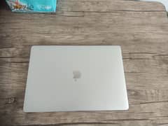 2019 macbook pro touch bar i7 15.4 inch