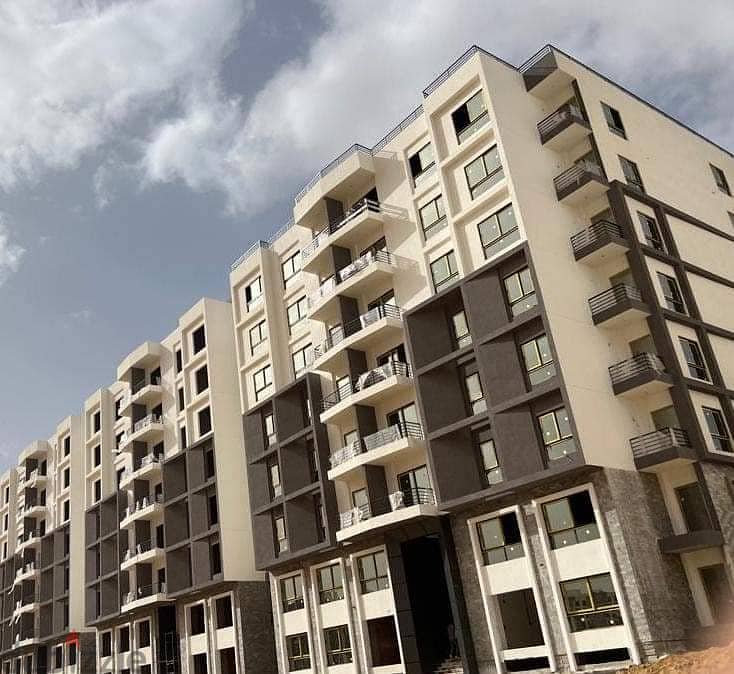 شقة مميزة للبيع في العاصمة استلام خلال سنة بمقدم 10%  وتسهيلات 60 شهر 5