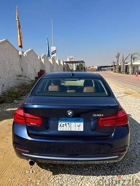 BMW 318i 2017, Navy-Blue 3