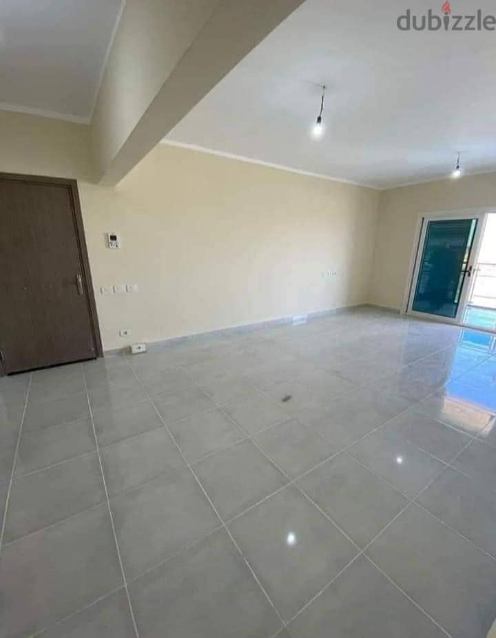 166 sqm apartment for sale, immediate receipt, 3 rooms, fully finished, in the North Coast, DownTown Compound 1