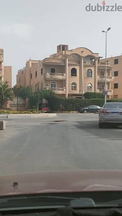 شقه 205 م موقع ممتاز الحي الثامن مدينه الشيخ زايد