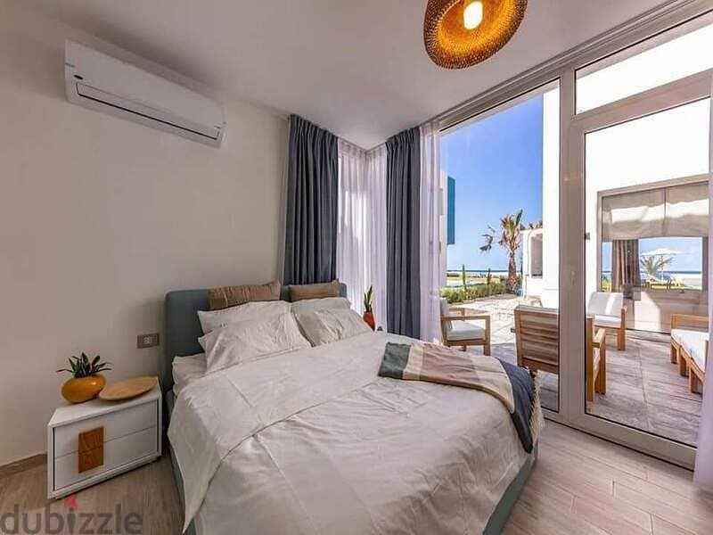 شاليه غرفتين بالساحل للبيع علي البحر مباشر بجاردن   Chalet for sale in Arabella north coast 2 bedrooms with garden sea view 5