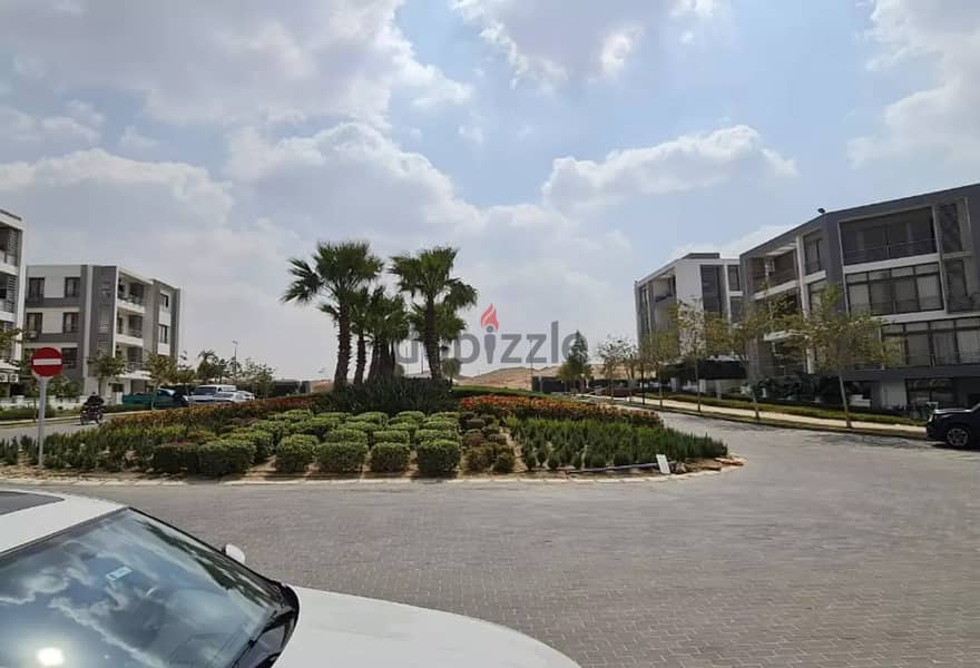Villa for sale in Taj City Compound, New Cairo, with 8-year installments and discounts of up to 35% if paid in cash. A preview of the compound is avai 5