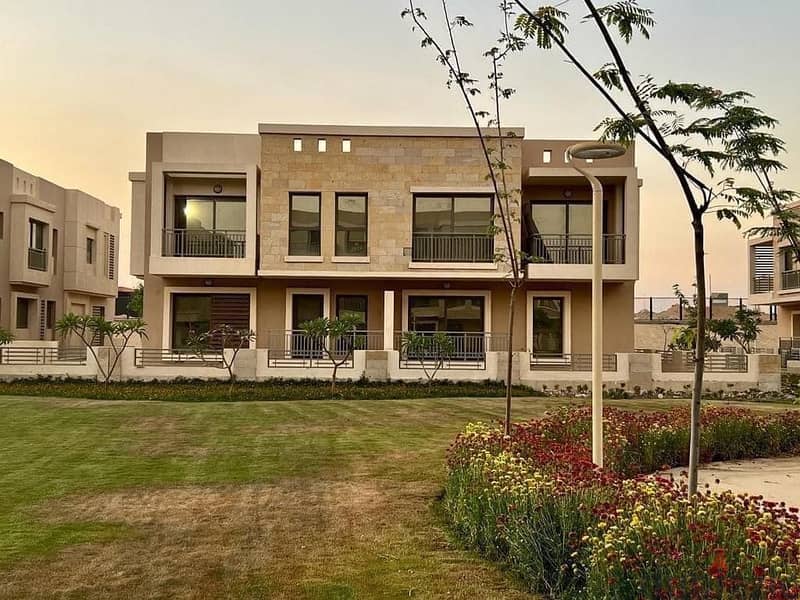 Villa for sale in Taj City Compound, New Cairo, with 8-year installments and discounts of up to 35% if paid in cash. A preview of the compound is avai 10
