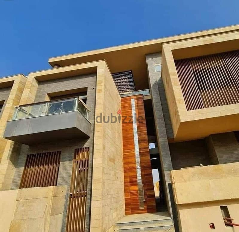 Villa for sale in Taj City Compound, New Cairo, with 8-year installments and discounts of up to 35% if paid in cash. A preview of the compound is avai 11