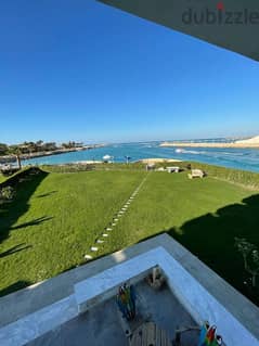 فيلا ستاندلون للبيع صف اول على البحر مباشرا في مارينا 8 الساحل - luxury standalone Villa for sale First raw panorama sea view Marina 8 - North Coast