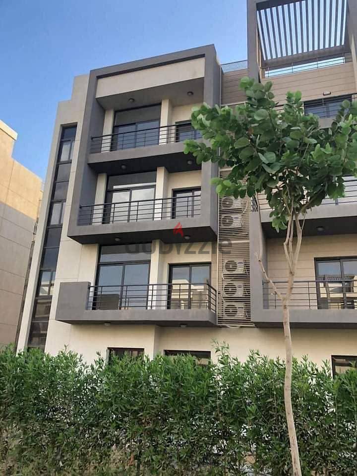 Penthouse For Sale Immediate receipt finished with AC's and Kitchen Fifth Square Marasem Fifth Settlement New Cairo Less Than Developer Price 9