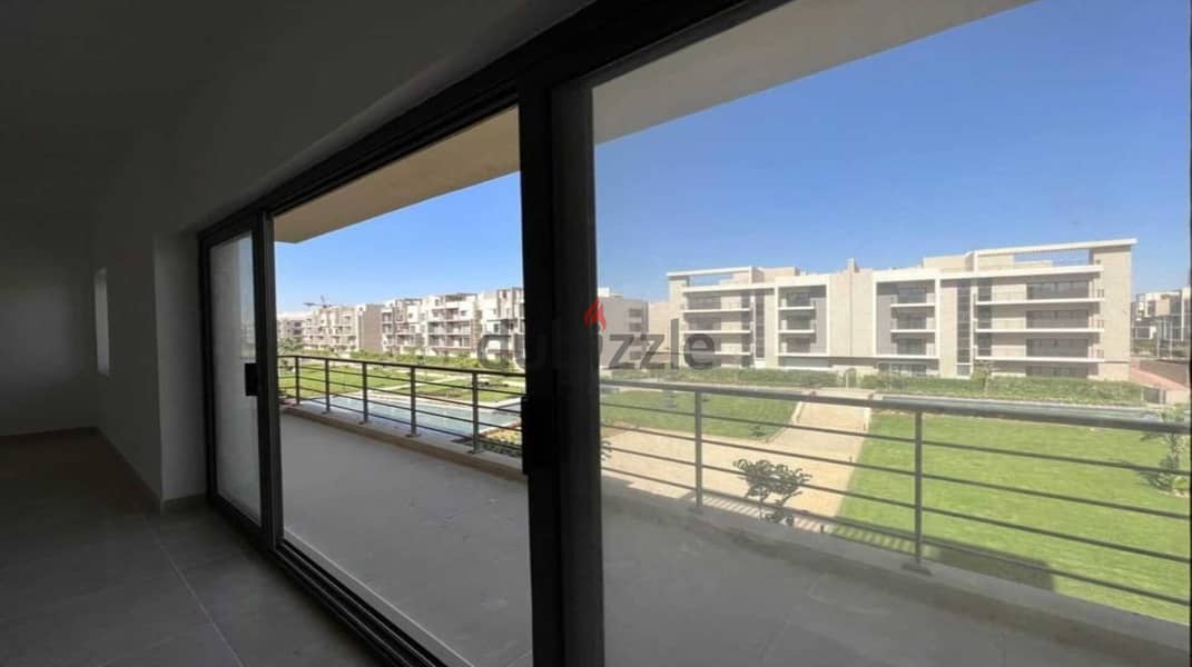 For sale, 147 sqm apartment, immediate receipt, finished, ultra super luxury, with AC'S and kitchen, in Al Marasem 7