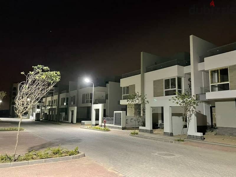 Townhouse villa for sale, immediate delivery, at a special price Distinctive location Beta greens 2