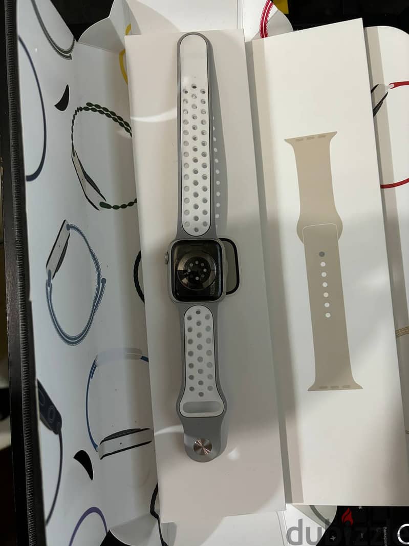 Apple Watch Series 8  ( 41 mm ) 1