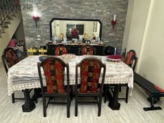 complete dining room in a very good condition