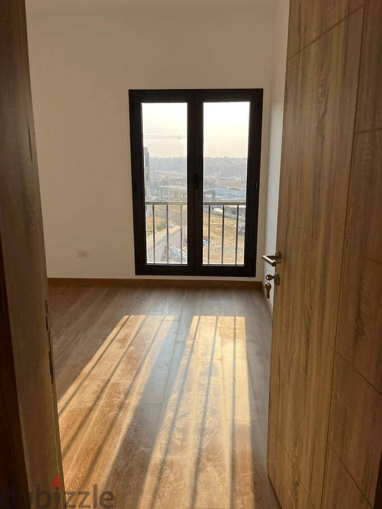 apartment for sale ready to move in new Cairo,شقه  بالتجمع بمساحة كبيره بمراسم  استلام فوري تشطيب كامل 6