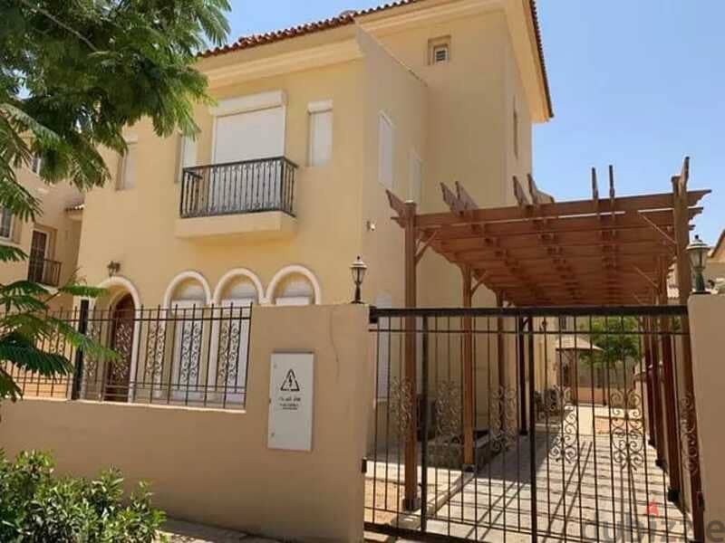 huge standalone villa with private pool in the heart of new Cairo Hyde park compound 3