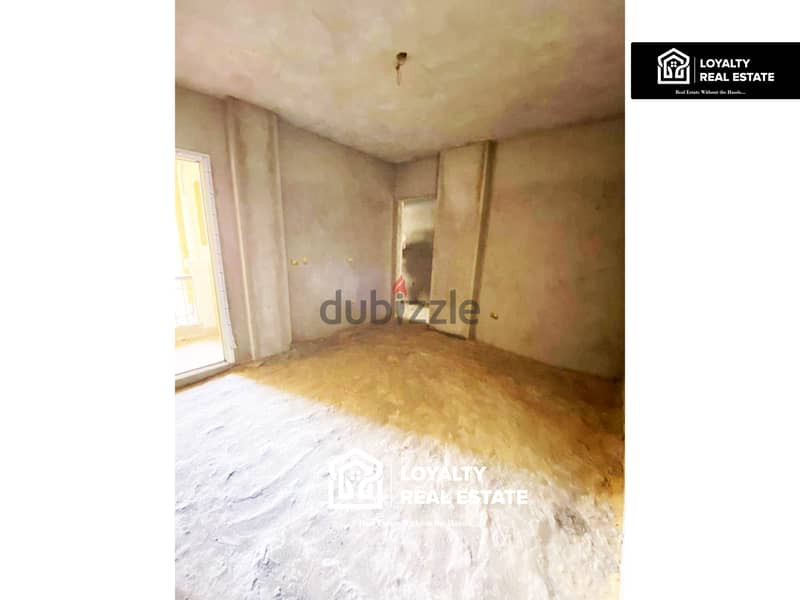 Apartment for sale stone residence compound new cairo ready to move with Garden in aliving Compound 16