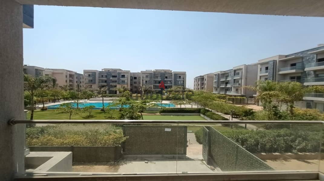 For sale, a 3-bedroom apartment with garden, 110 m, immediate receipt, in a full-service compound in the Fifth Settlement 1