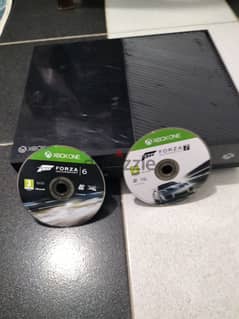 Xbox one للبيع بدون دراع 2 CD Forza 0