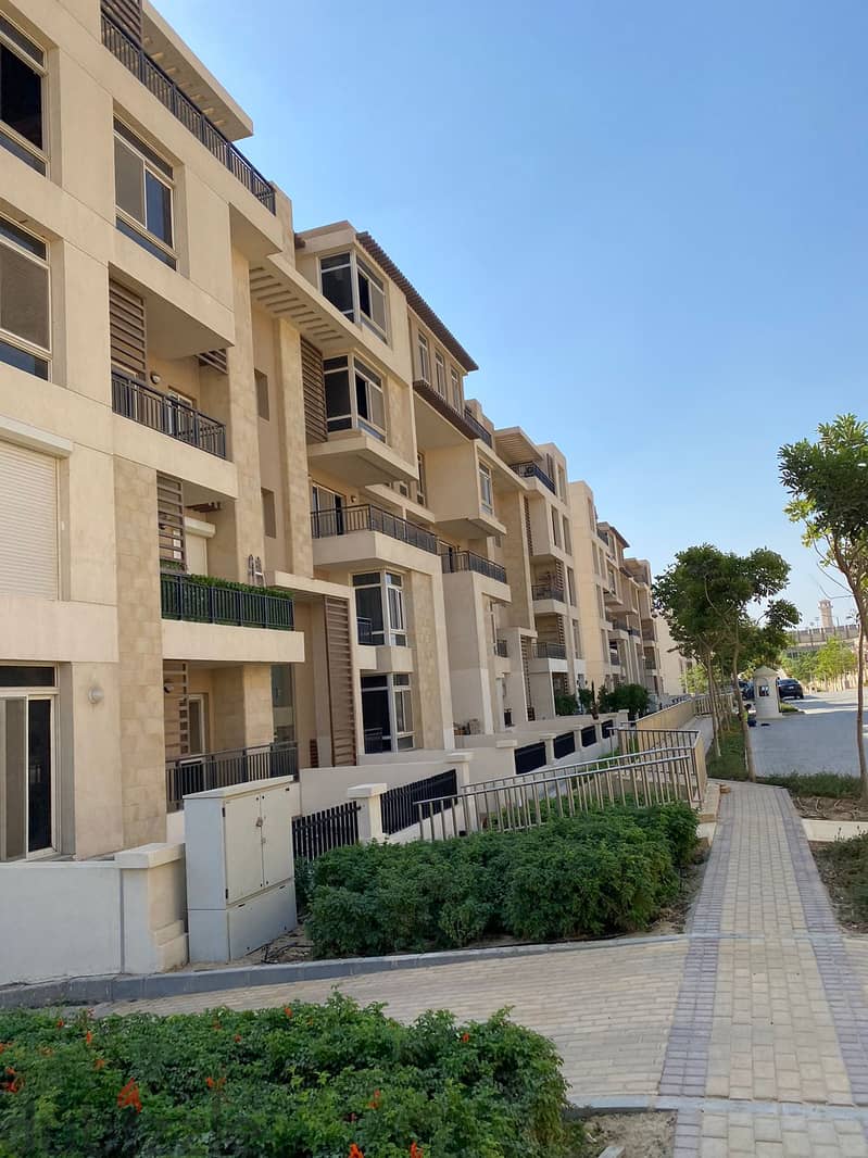 Apartment for sale on Suez Road, directly in front of the airport, in installments over 8 years without interest 15