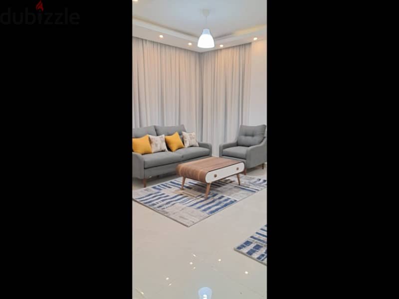 apartment 240m for rent fully furnished first residence open view in new Cairo 5
