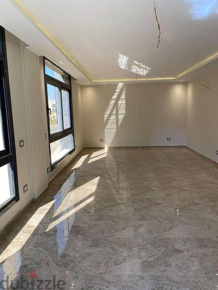 Townhouse 246 sqm for sale, immediate receipt, 3 rooms, fully finished, prime location in Fifth Settlement, New Cairo, Marasem Compound, Fifth Square 5