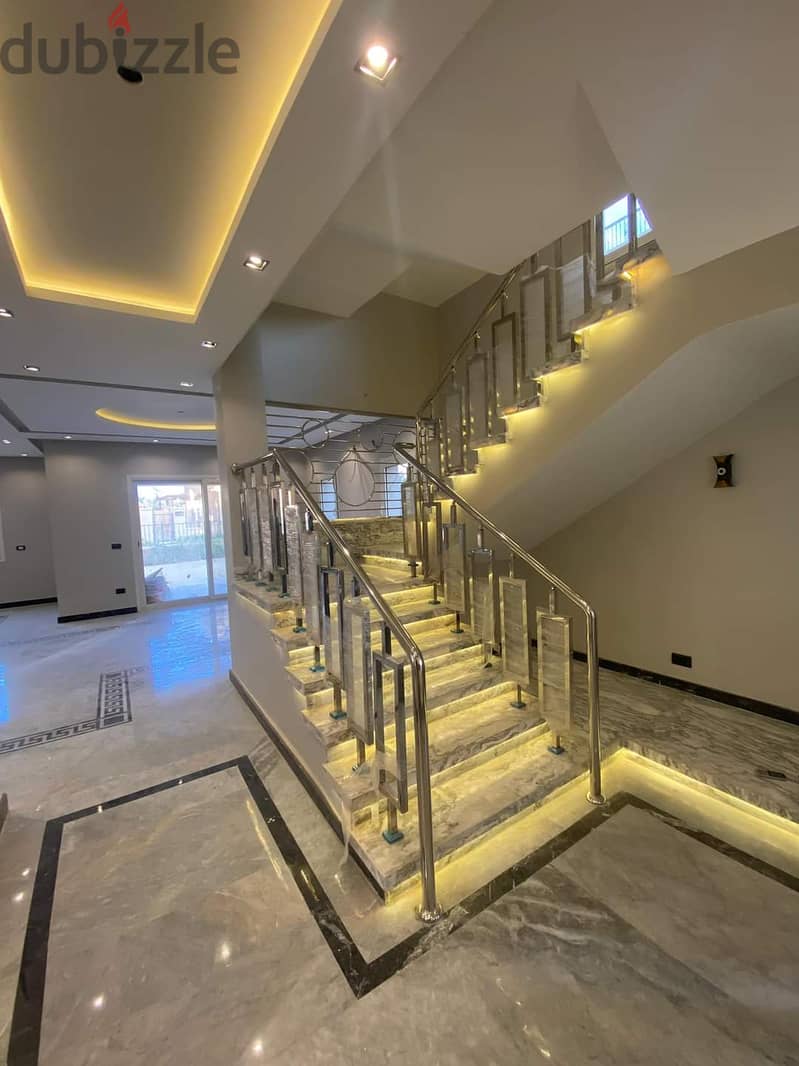 فيلا بسعر شقه للبيع سور ب سور في مدينتي  مساجه مميزه  200  متر  بديزاين فرنسي  s-villa for sale 200 meter near to madinty 10