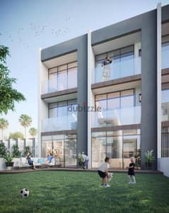 5 master bedroom townhouse corner, finished, view of lakes in Al Mostakbal, the first Emirati developer, with a 10% discount 0