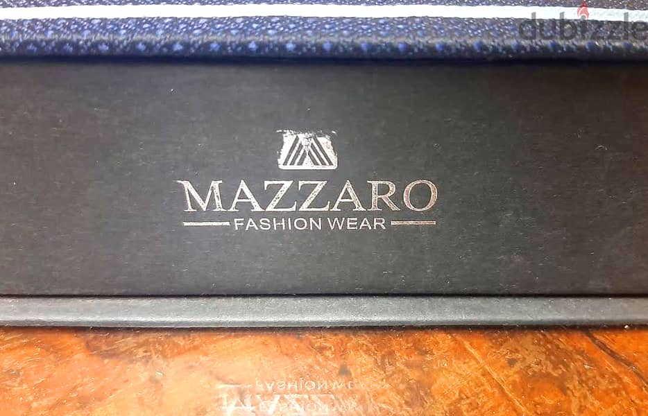 للمتميزون كرفات ماركة ( MAZZARO ) أصلي بالعلبة ومعها الأزرار والمنديل 4