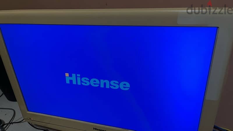 تلفزيون hisense ٢٦ بوصة بس الريموت مش موجود حالته كويسة و شغال زى الفل 4