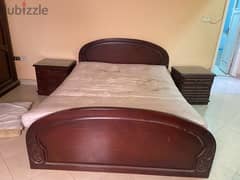 Zan wood bed perfect condition.
