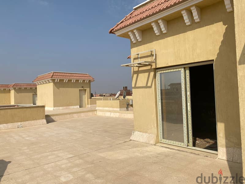Penthouse for sale in Maadi Compound, immediate delivery, prime location, distinctive view 10