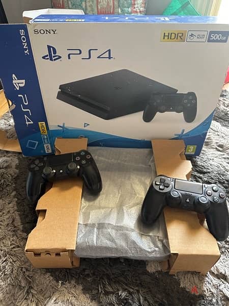 ps4 slim like new with box 1