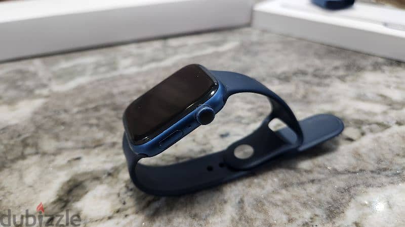 Apple watch series 7 45 mm as new   ابل وتش ٧ مفيهاش خربوش + اكسسوارات 5