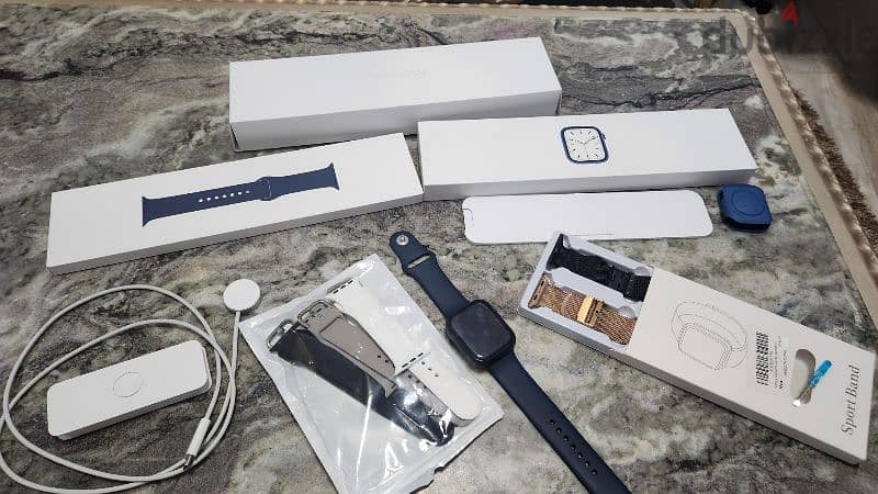 Apple watch series 7 45 mm as new   ابل وتش ٧ مفيهاش خربوش + اكسسوارات 14