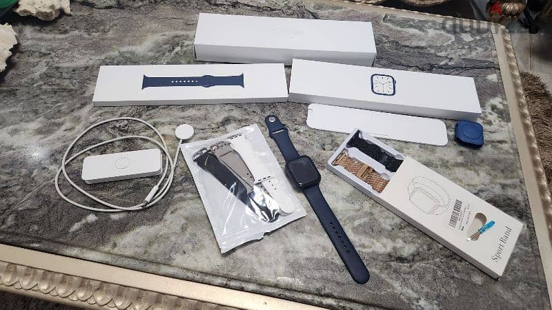Apple watch series 7 45 mm as new   ابل وتش ٧ مفيهاش خربوش + اكسسوارات 15
