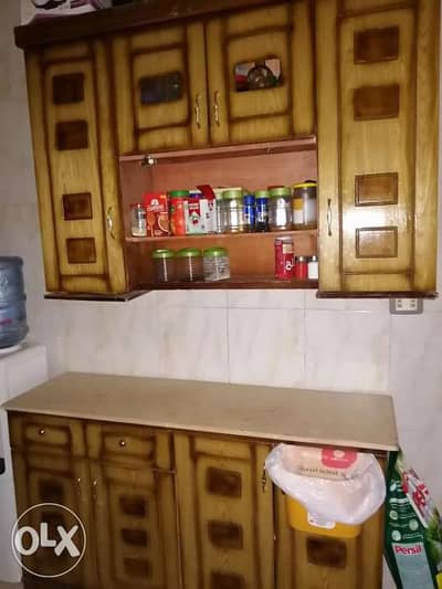 مطبخ 3 قطع بالرخامة والعجل استخدام 3 شهور