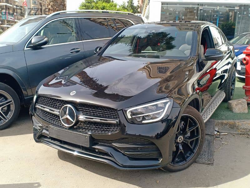 GLC 300 coupe 4Matic AMG night package fully loaded 2023 3