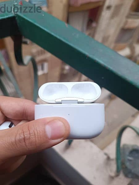 Apple airpods generation 1 2
