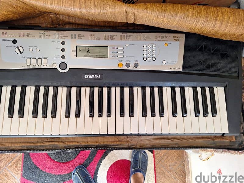 Yamaha PSR-E203 Full 61 Key Music Keyboard 1