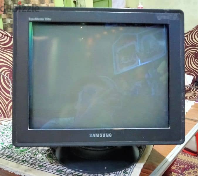 شاشة Samsung ١٧ بوصة مستعملة 2