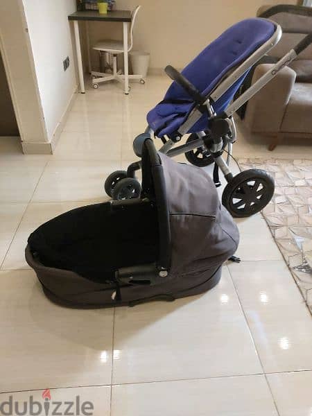 Quinny Buzz with its Crib and adaptor and other accessories 3
