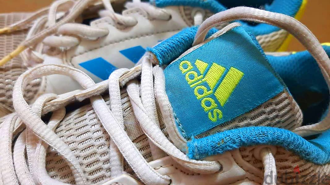 كوتشي ماركة ( Adidas )  أصلي وارد الخارج مقاس 37  الحالة جيدة جدا 4