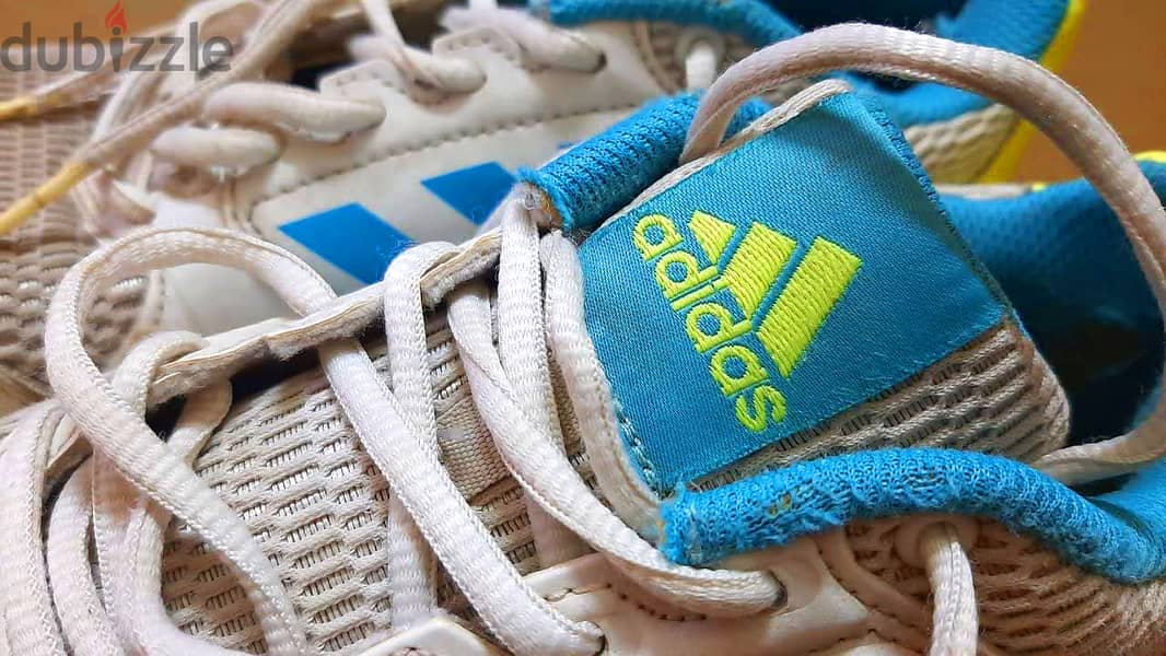 كوتشي ماركة ( Adidas )  أصلي وارد الخارج مقاس 37  الحالة جيدة جدا 2