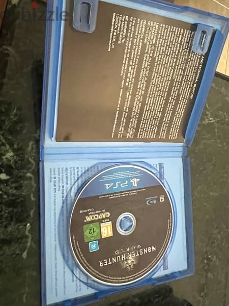 PlayStation 4 cds used like new 7