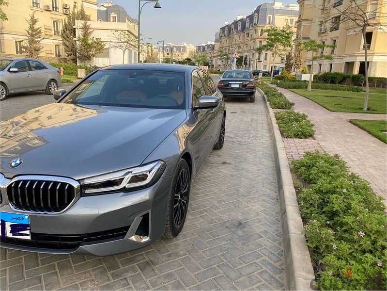 BMW 520i 2023 Luxury Line 1