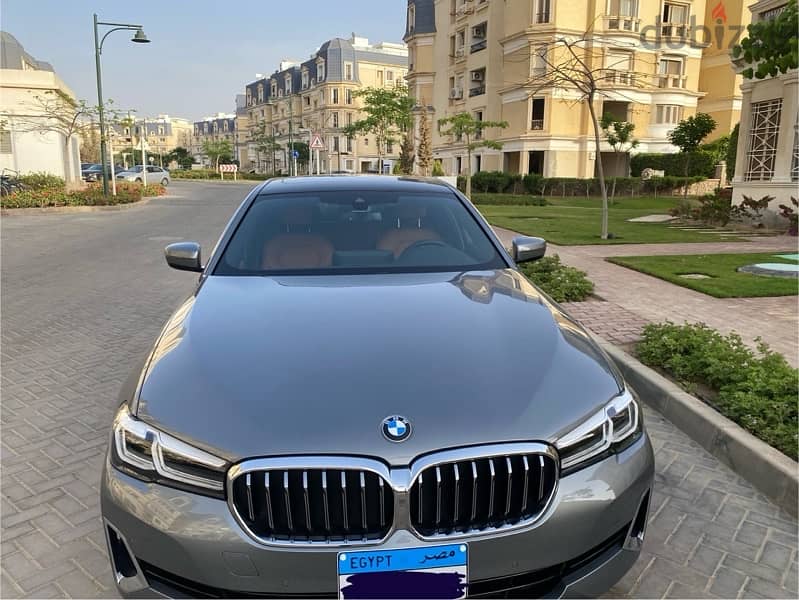 BMW 520i 2023 Luxury Line 4