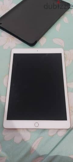 Ipad 7th gen used with screen protector and cover 0