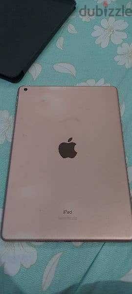 Ipad 7th gen used with screen protector and cover 2