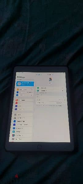 Ipad 7th gen used with screen protector and cover 3